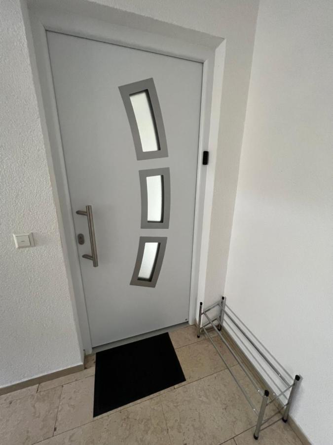Wunderschoene Unterkunft Mit Terrasse - 24H7T Checkin كارلسروه المظهر الخارجي الصورة